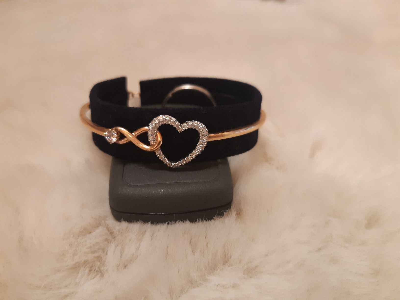 Swarovski Bracciali & Braccialetti: Swarovski Armband mit Herz und Infinity Zeichen – Usato da Toffen venduto da Gwunderegge77