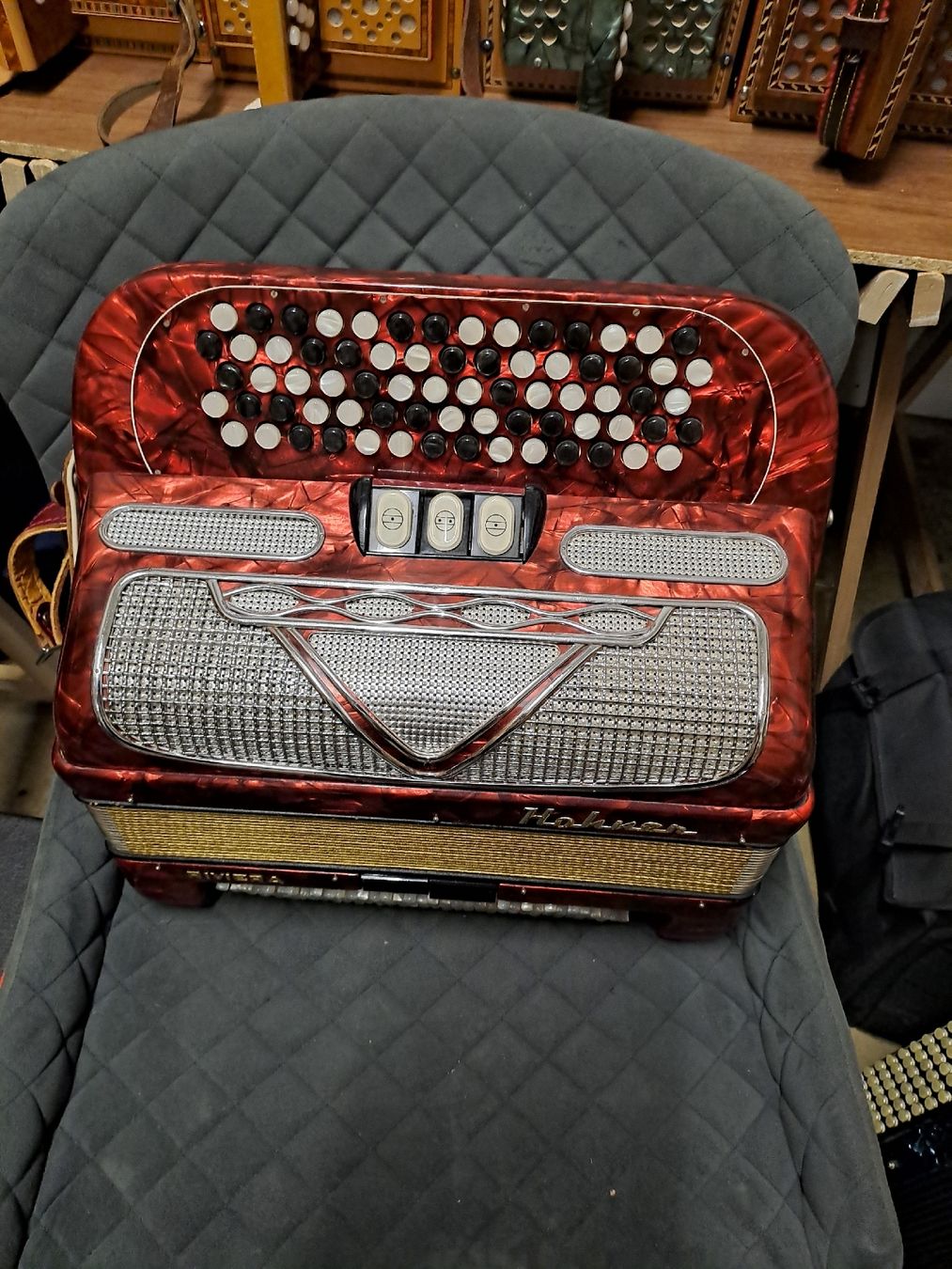Musikinstrumente: belle chromatique avec coffre – Gebraucht aus Villeneuve von BibiVintage 6