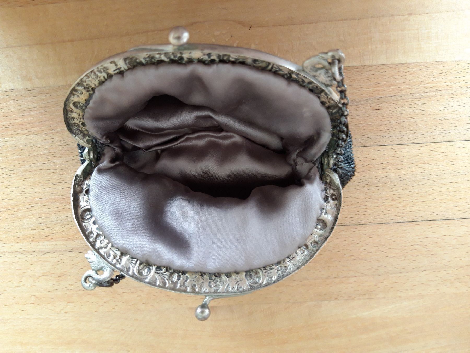 Taschen für Damen: Opern Tasche mit Silber Verzierung – Gebraucht aus Näfels von gil_sindamel 3
