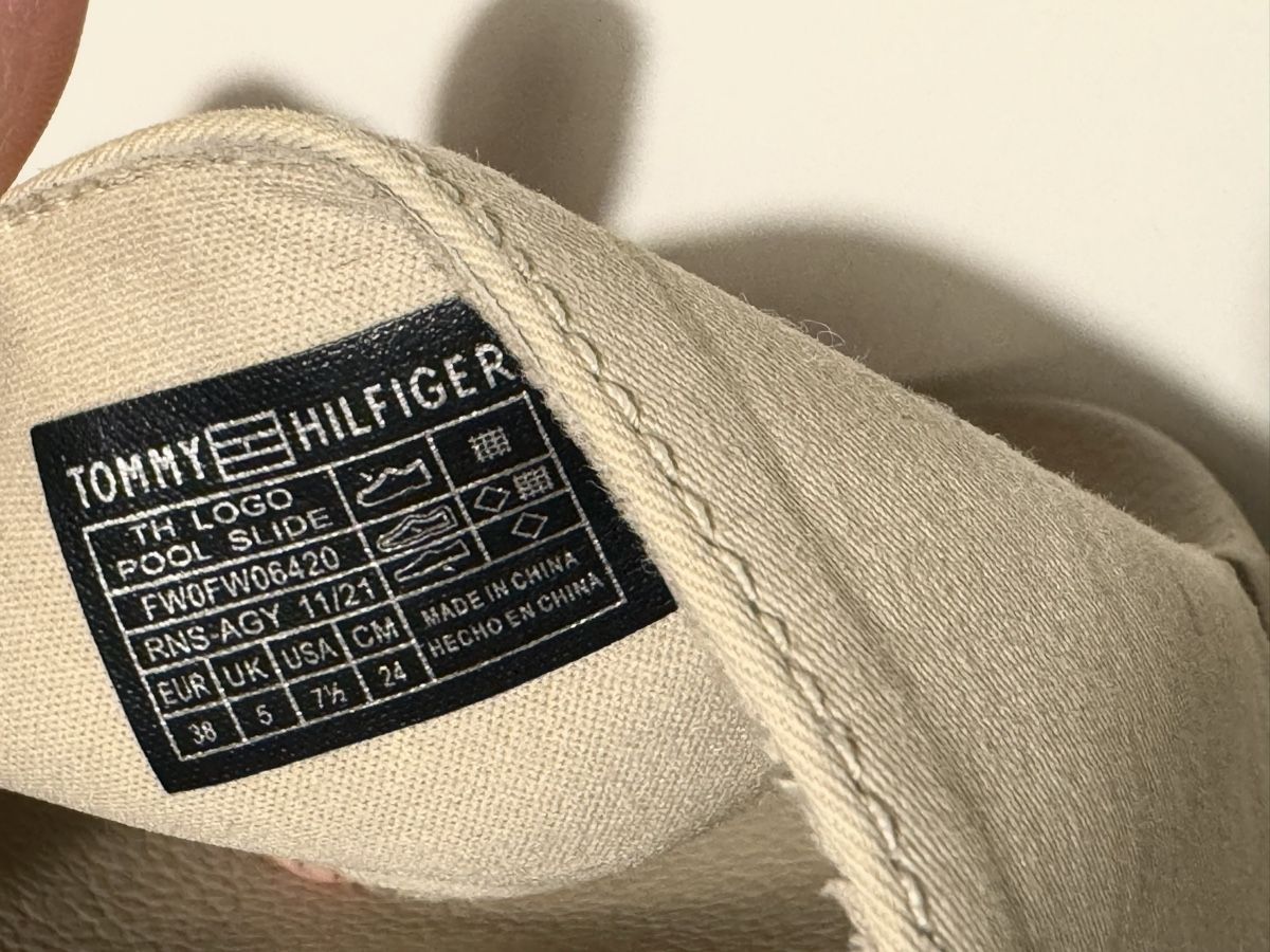 Tommy Hilfiger Damenschuhe: Tommy Hilfiger Sandalen Grösse 38. – Gebraucht aus Adliswil von StephanieAnnina 2