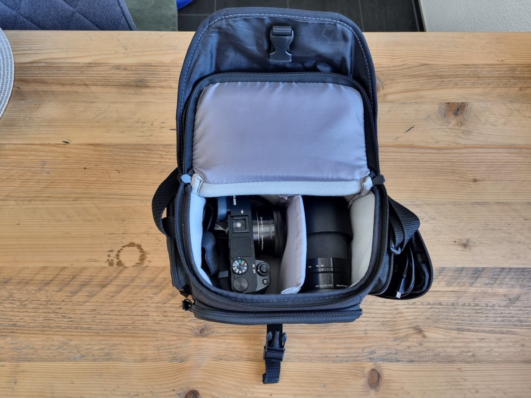 Sony Fotocamera: Sony Alpha a6000 Systemkamera + 2 Objektive – Usato da Baar venduto da Tschaierlou 4