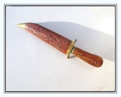 Dolch 15.5 cm - Holzgriff geschnitzt mit Messingbeschlag