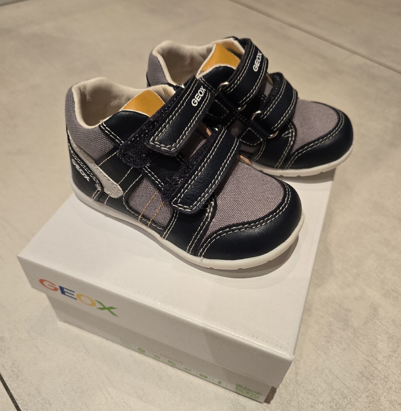Geox Scarpe per ragazzi: Geox Kinder Schuhe,  Gr. 21, neu! – Nuovo e nell'imballaggio originale da Rorschacherberg venduto da Olgamedved