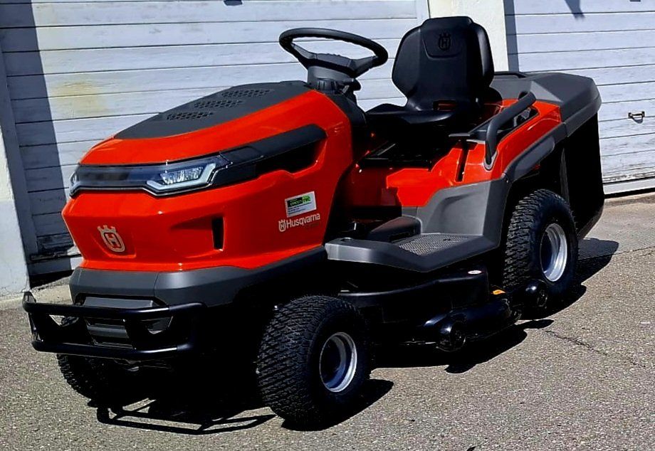 Husqvarna Tondeuses à gazon: Rasentraktor Husqvarna TC220T – Neuf avec emballage d'origine à St. Gallen par BGT02