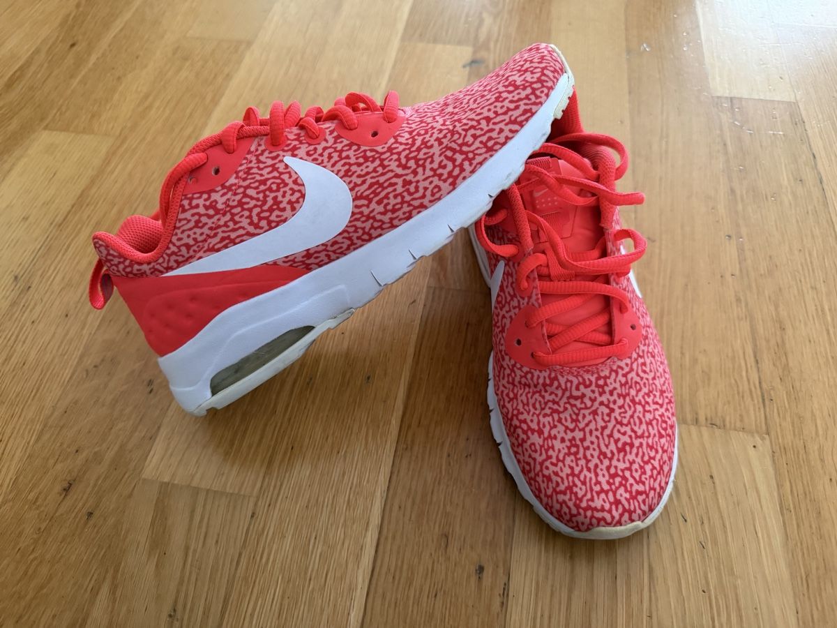 Nike Scarpe da donna: Neuwertige Nike Sneakers Grösse 36.5 – Nuovo (secondo la descrizione) da Bettlach venduto da Tradenet100 2