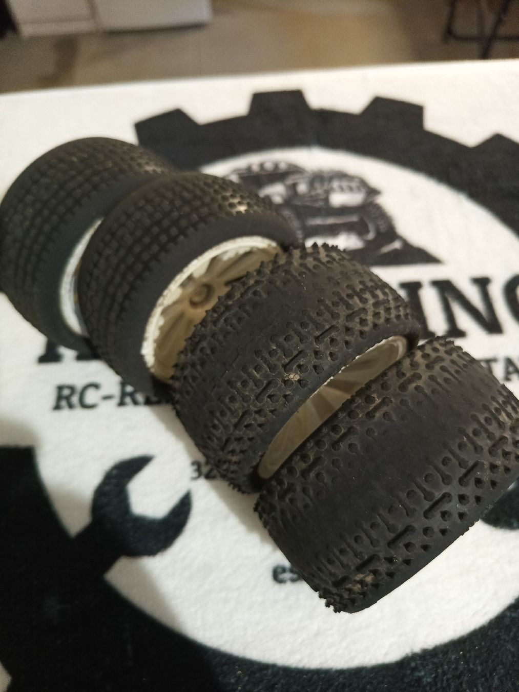 RC Kits de montage: 4 stk Buggy Räder gebraucht 1:10 – Défectueux à Rapperswil /Be par HS-Racing