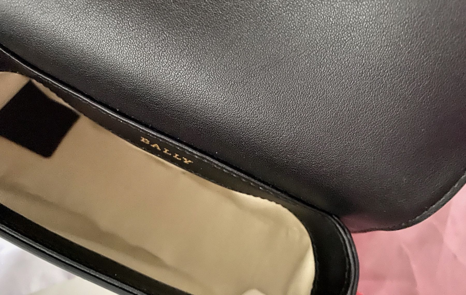 Bally Borse da donna: Bally Marlee Umhängetasche mit Kette – Nuovo e nell'imballaggio originale da Volketswil venduto da praxis12 3