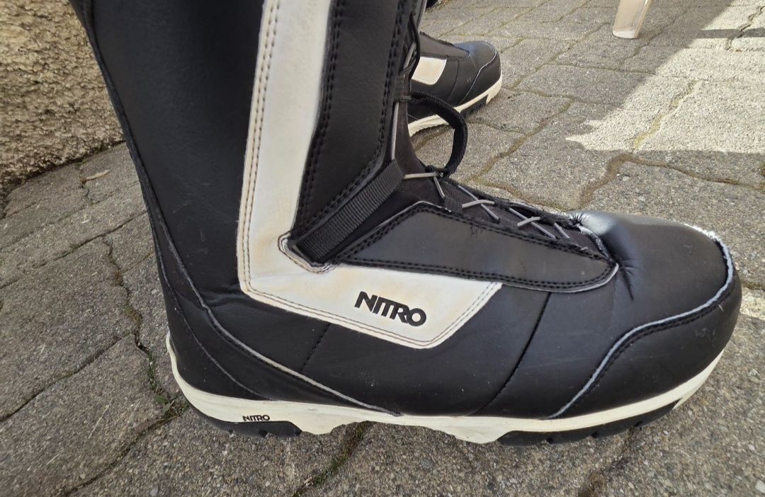 Snowboard Nitro Herrenschuhe: Nitro snowboard boots 44 – Gebraucht aus Les Mosses von EKKEN