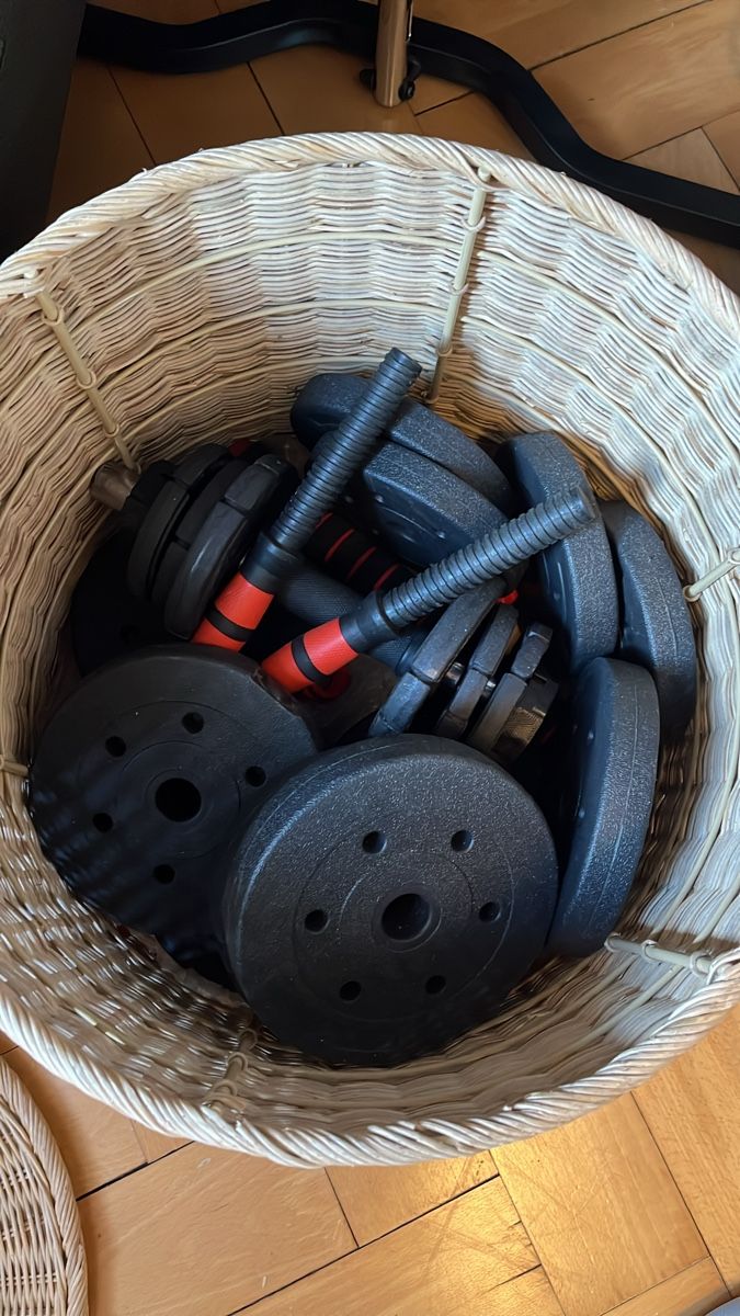 Hanteln & Gewichte: Adjustable 2 Dumbbell Set 10kg weights used condition – Gebraucht aus Zürich von lor_v6pq 1