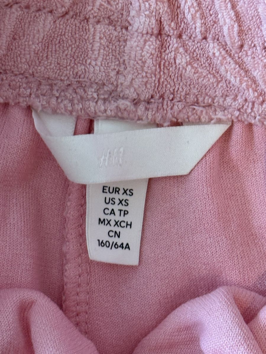 H&M Pantaloni: Rosa Shorts H&M XS  – Usato da Luzern venduto da vqu_8gks 2