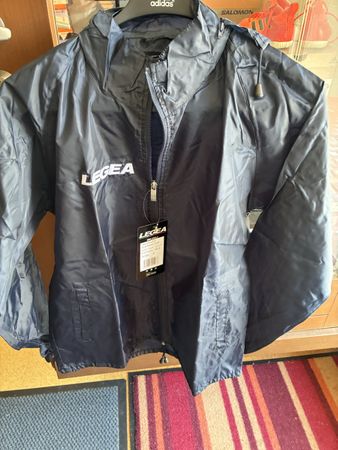 Legea Regenjacke Grösse S Dunkelblau Perfekt für den Herbst 