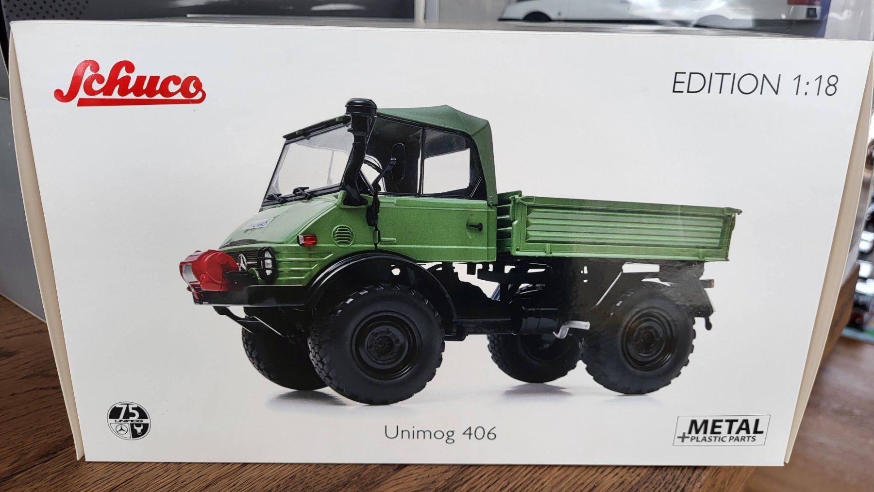 Schuco Kit di modellismo & Modellini statici: Unimog 406 Cabriolet 1:18 Schuco – Usato da Rothrist venduto da Juana5