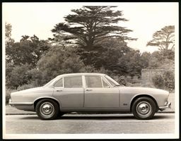 Fotografie Auto Jaguar XJ6 Saloon, Seite