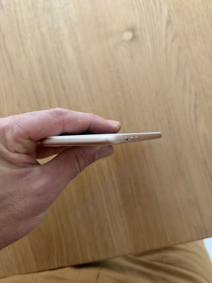 Apple Telefoni cellulari / Smartphones: Iphon 8 - 256GB – Usato da Glarus venduto da Pce_fisch 3