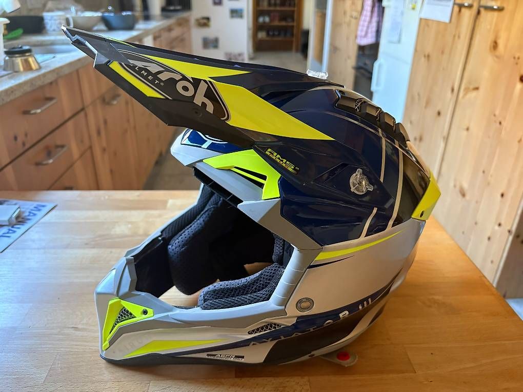 Helme & Visiere: Airoh Aviator 3 Carbon Gr.M – Gebraucht aus Bülach von Husaberg103 2