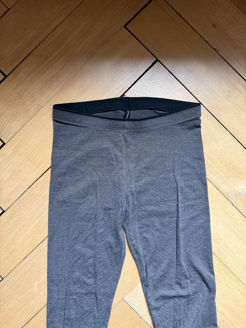 Stradivarius Leggings: STRADIVARIUS - Leggings grau S – Usato da Zürich venduto da Diazaio 1