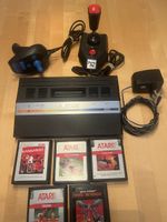 Atari 2600 mit 2 Joysticks und 5 Spielen