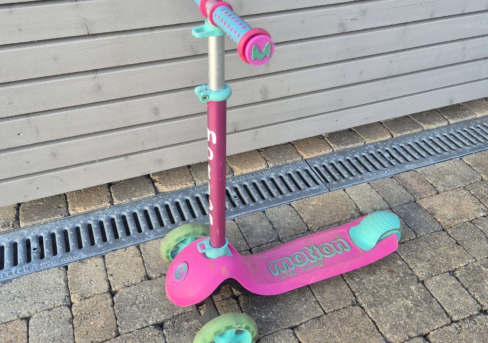 Kickboard: Roller pink/türkis gebraucht – D'occasion à Wetzikon ZH par Snoppy01