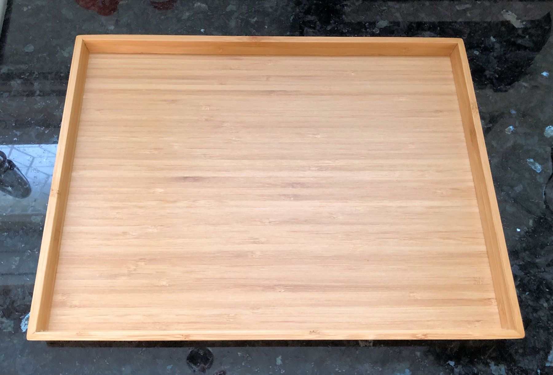 Ikea Plateaux: Serviertablett aus Bambus – D'occasion à Rüti ZH par Jasna89