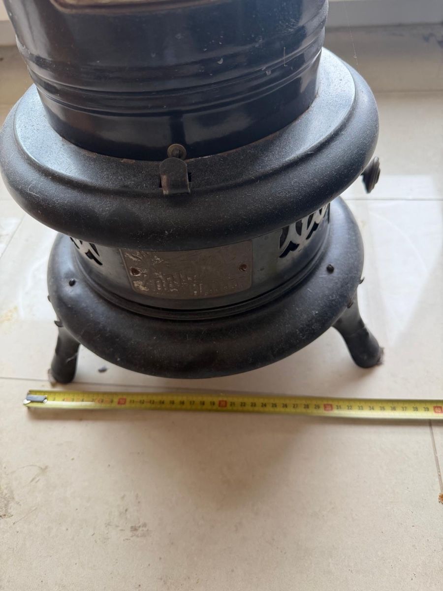 Altri mobili d'antiquariato: Ofen, Gaskocher, mit Messingplakette, Höhe ca 80cm – Usato da Zürich venduto da Privat_13 5