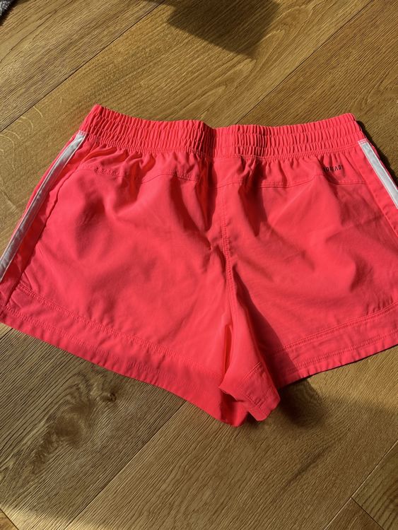 Adidas Pantaloni: Adidas Damen Sport Shorts Gr. S, leuchtendes pink, Neuwertig – Usato da Wattwil venduto da Luna8 2