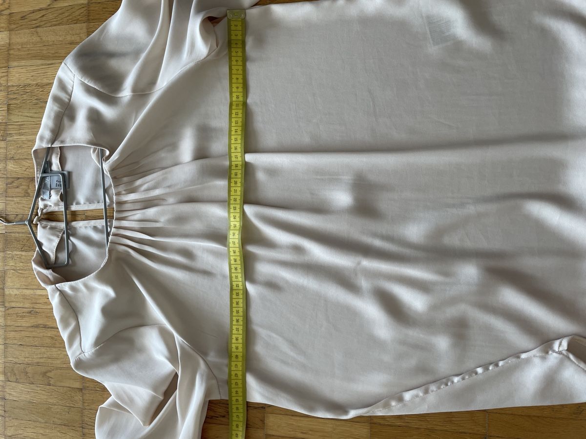 H&M Chemisiers: Blouse H&M cream m size 36 – D'occasion à Neuchatel par shi_9fzw 4