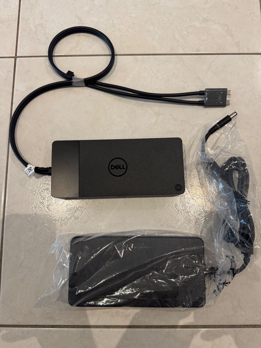 Dell Docking station: Dell WD19DCS Dockingstation 240W – Neuf (Voir description) à Leimbach AG par Beta-Boost