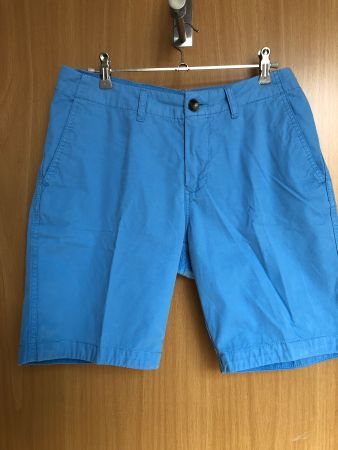 Damen Shorts hellblau Grösse 36, guter Zustand