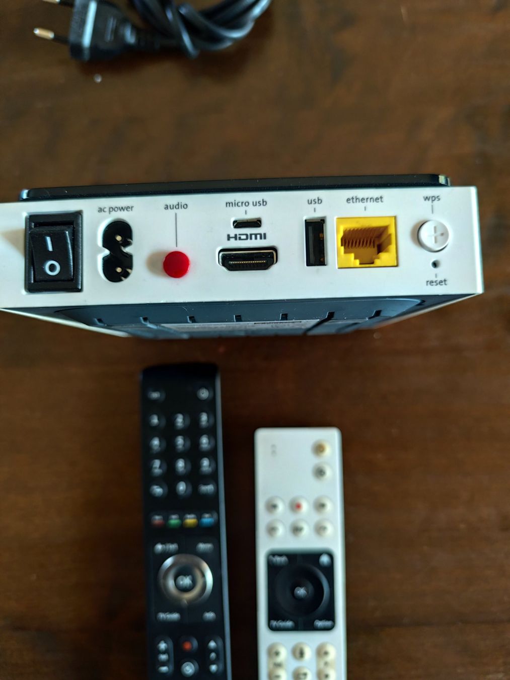 Swisscom Lettore multimediale & Streamer: 1 Stück Swisscom TV-Boxen – Usato da Dietikon venduto da nala_66 8