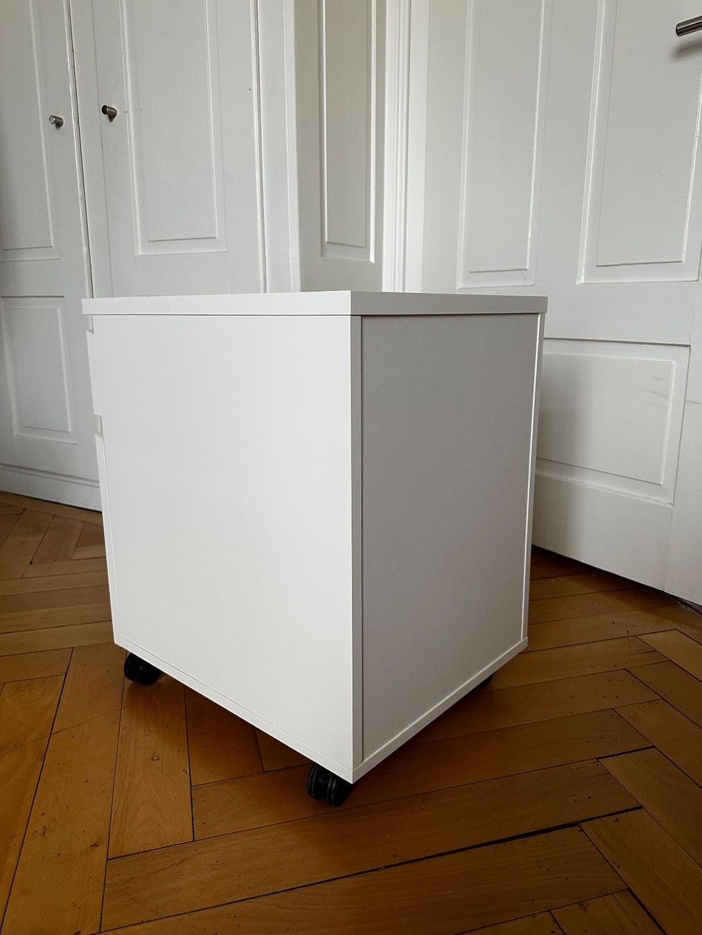 Ikea Kommoden: IKEA Malm Kommode mit 2 Schubladen und Rollen – Gebraucht aus Zürich von and_89pv 3