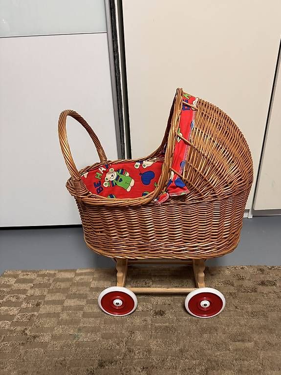 Carrozzine: Kinderwagen  – Usato da Riehen venduto da IvoC02