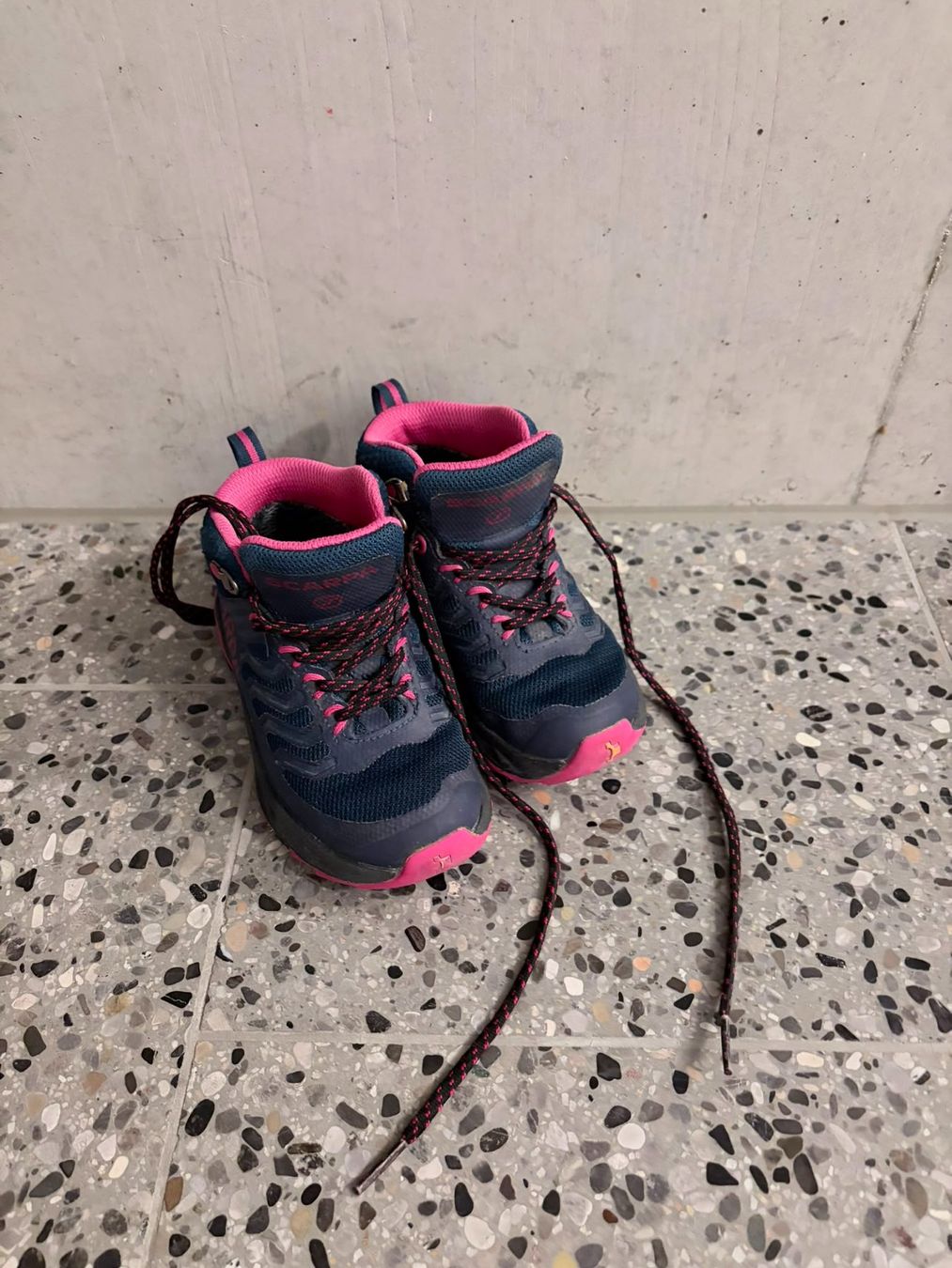 Scarpa Chaussures garçon: Wanderschuhe Kinder Scarpa Grösse 26 – D'occasion à Zürich par jesmed