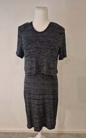 Elegantes Kleid mit offenem Ruecken, grau, Grösse M