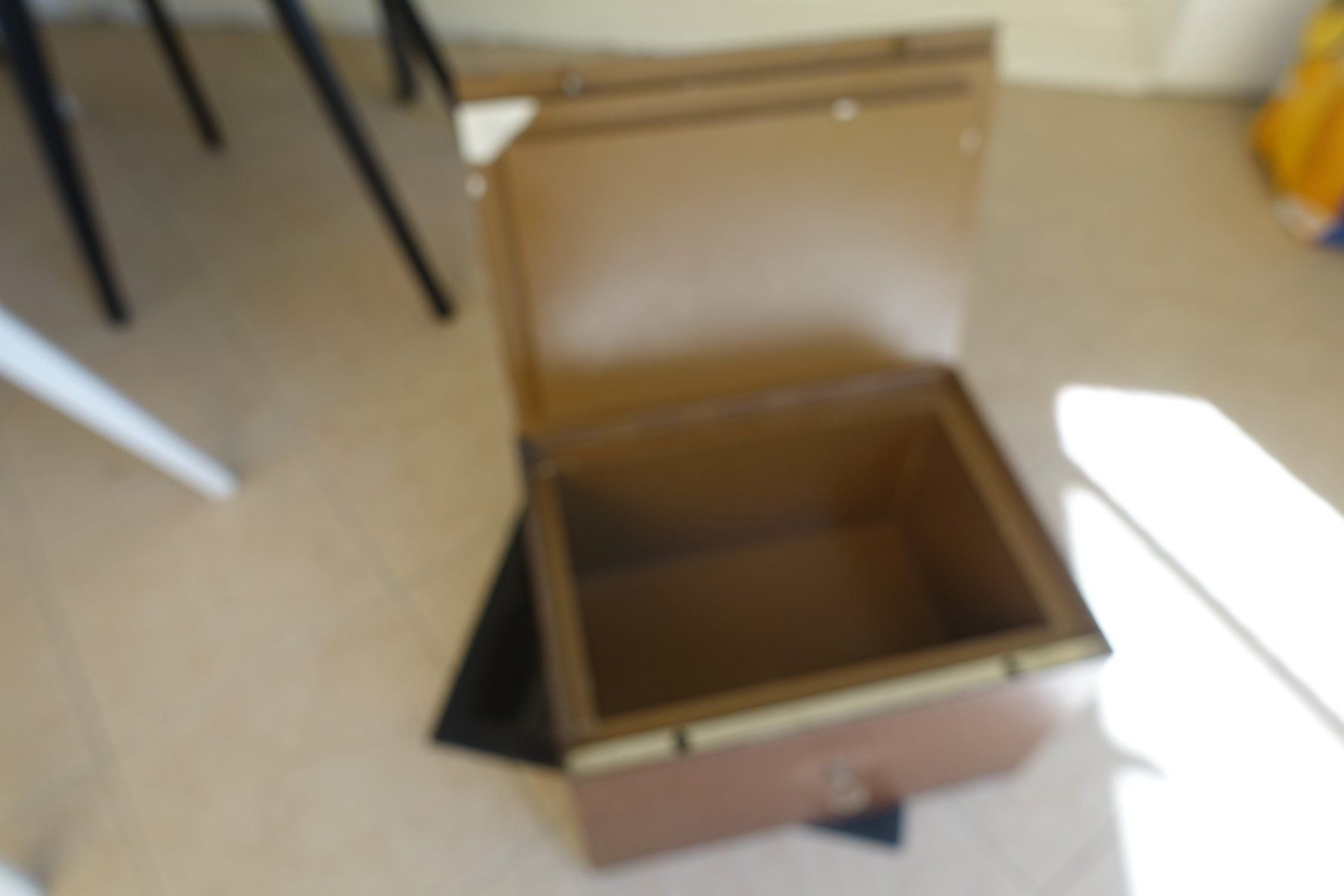 Coffre-fort: Tresor mit Bodenbefestigungsplatte – D'occasion à Belp par Mazarron58 1