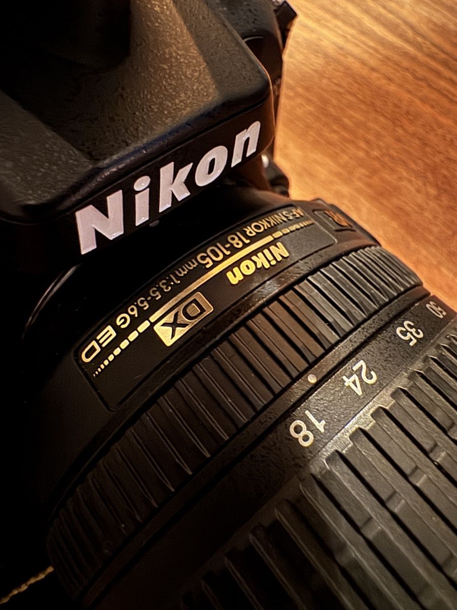 Nikon Fotocamera: Nikon D7200 mit Speedlight SB-800 und Objektiv – Usato da Baar venduto da Freethy 2