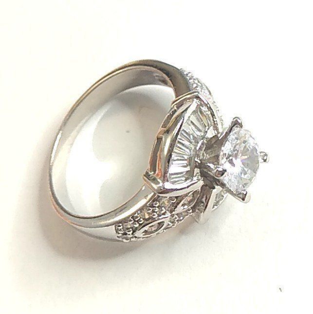 Anelli: Schöner Ring mit Zirkonia Gr. 59 – Nuovo e nell'imballaggio originale da Münchenbuchsee venduto da Daniel0133 1