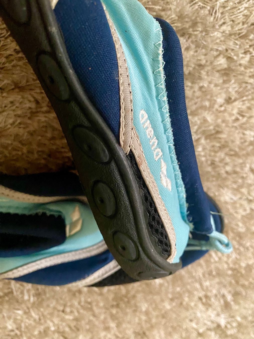 Arena Scarpe da uomo: Schwimmschuhe Gr. 37 Arena – Usato da Fribourg venduto da geraldine132 2