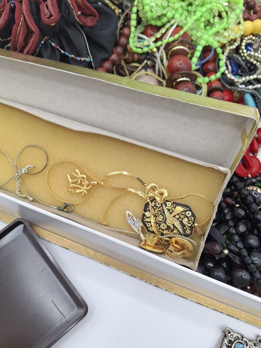 Sonstiger Schmuck: Gros lot de bijoux – Gebraucht aus Le Lignon von vanessatrolliet 8