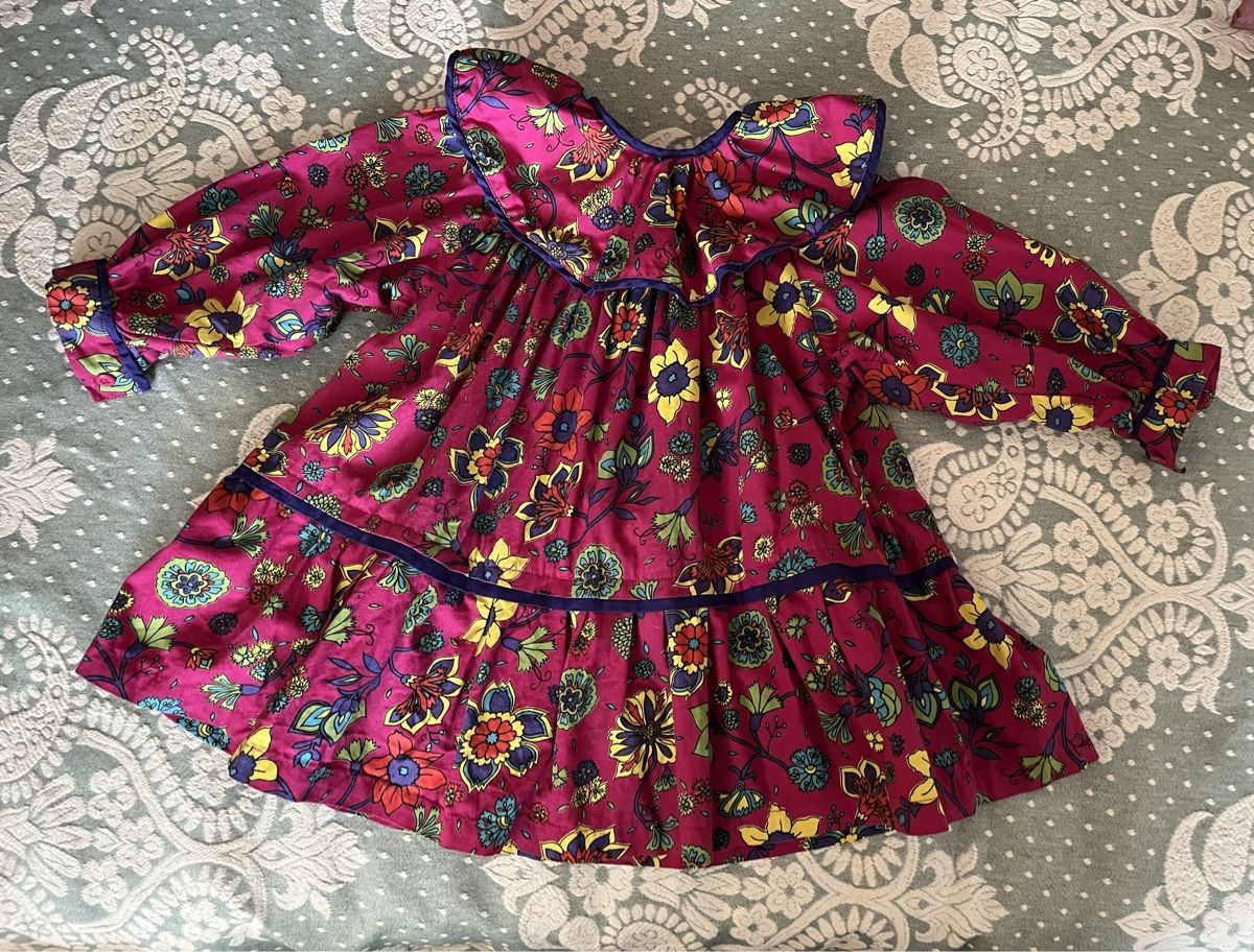 Globus Vestiti & Gonne: warmes Mädchen-Kleid Langarm-Röckli  Blumenmuster Gr. 92 – Usato da Arboldswil venduto da Sonnenelfe