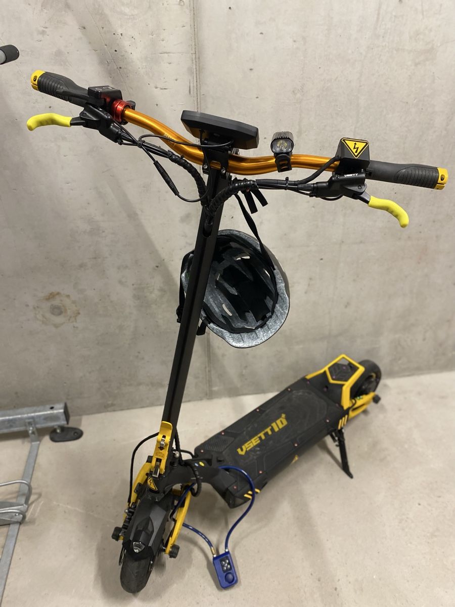Vsett Kickboard: Elektroroller VSETT 10+, neuwertig – Gebraucht aus Appenzell von Breimann11 1