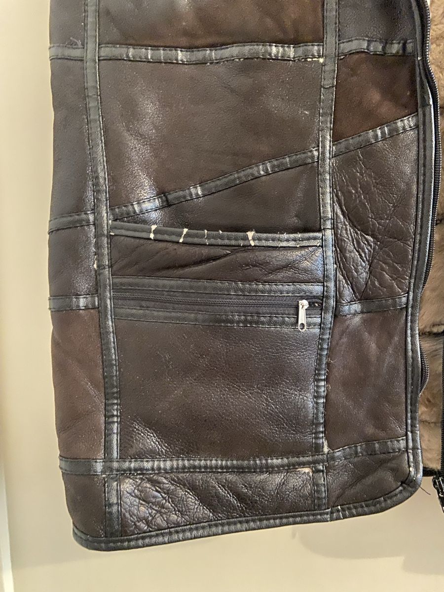 Gilets: Braune Leder-Weste mit Fell-Futter – D'occasion à Zürich par luc_8sdm 8