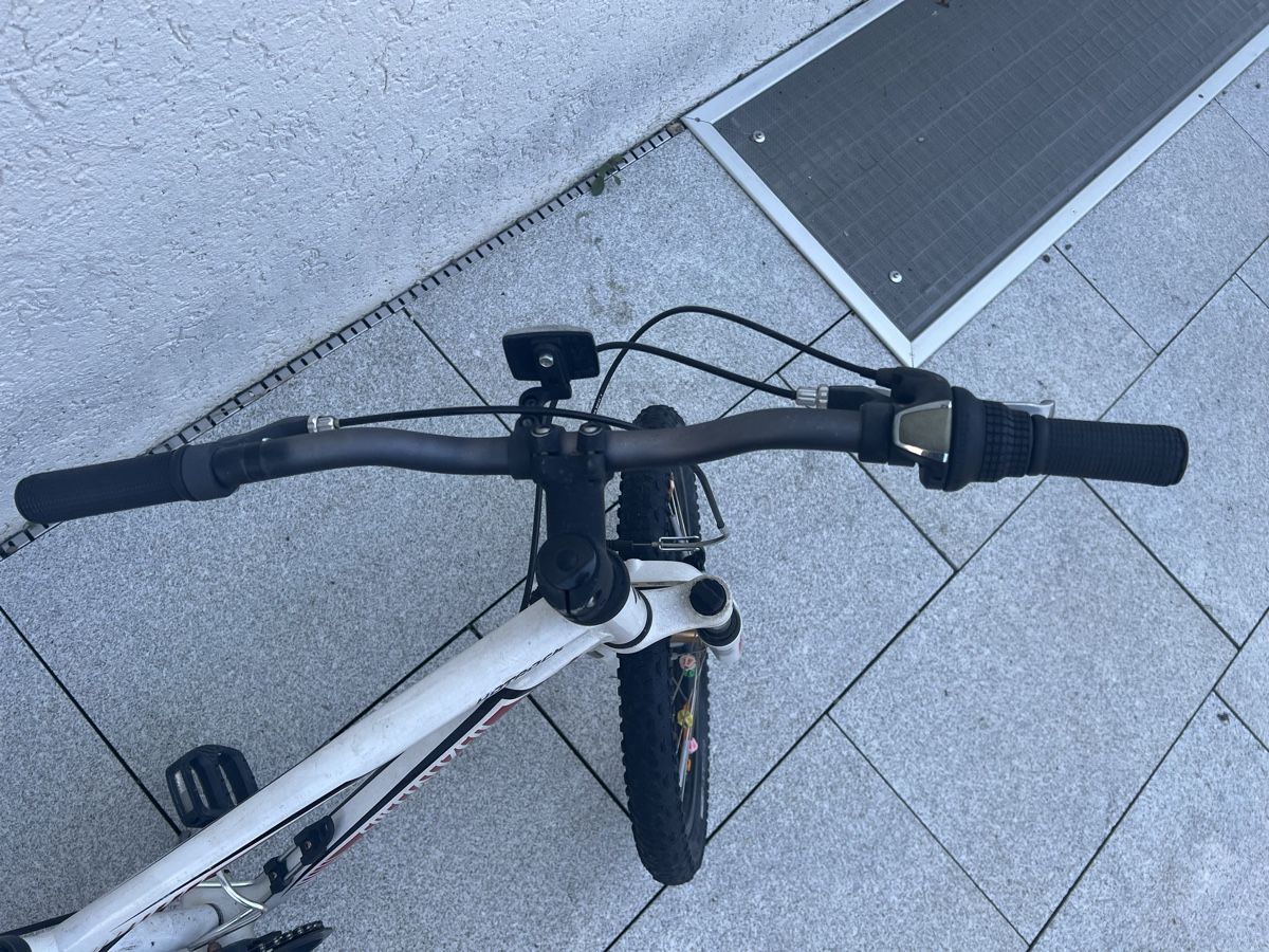 Specialized Biciclette: Specialized Hotrock 20 Kinderfahrrad Velo Weiss – Usato da Küsnacht ZH venduto da dps_mc9z 2