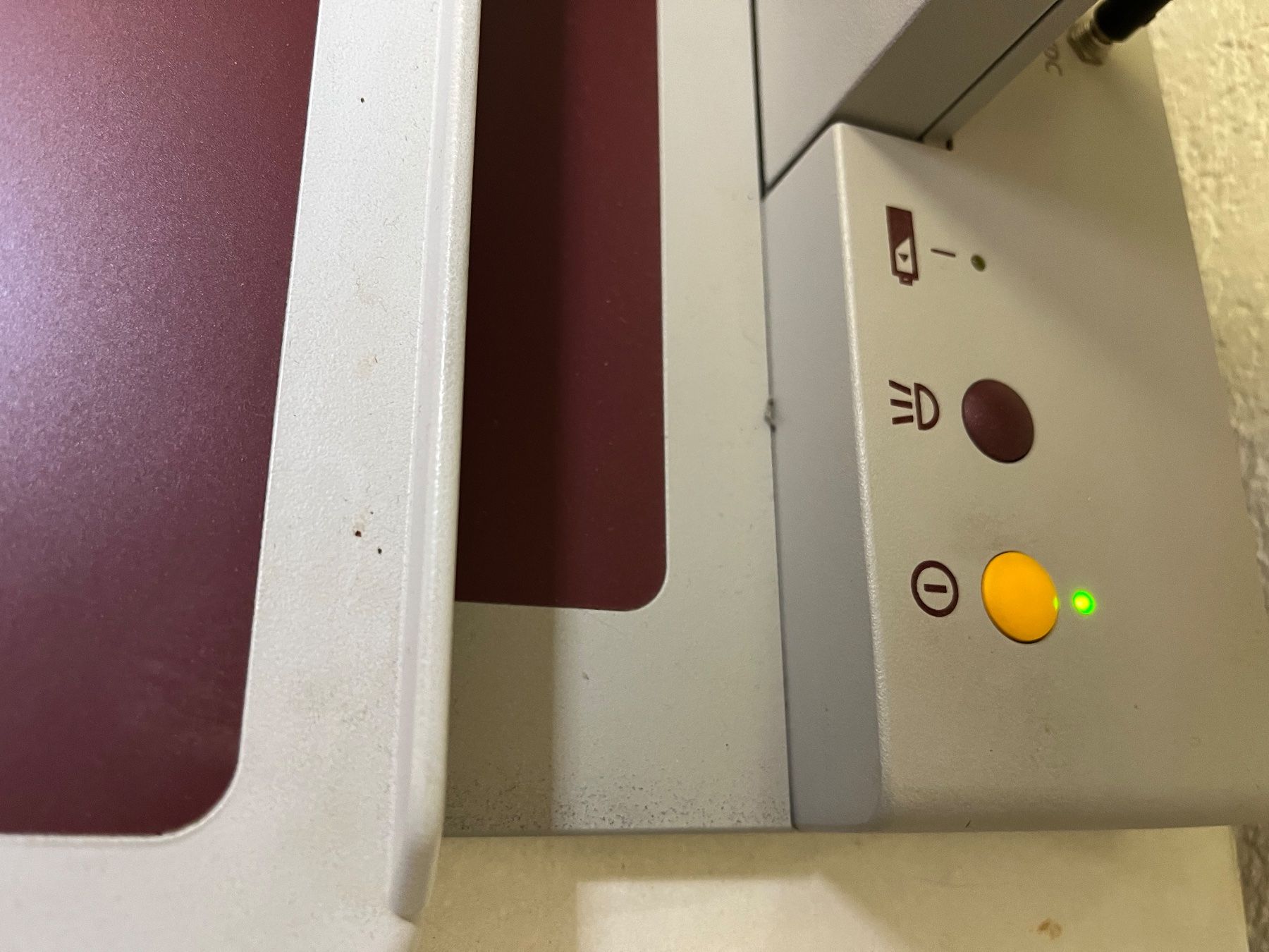 Console: Vergrösserungsglas mit Tablet – Usato da Flaach venduto da wec_2wsx 2