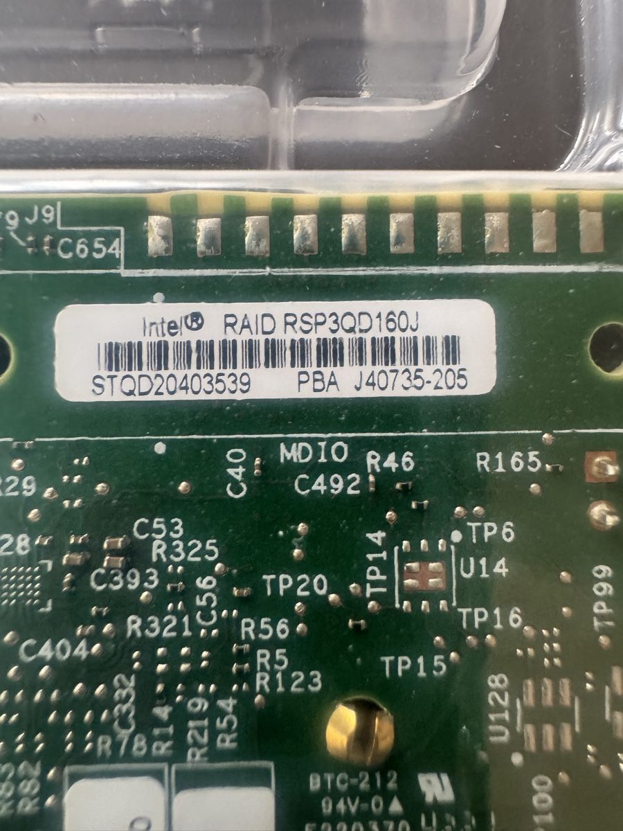 Intel Unità & Adattatore: Intel RAID Adapter RSP3MD088F originalverpackt – Nuovo e nell'imballaggio originale da Berneck venduto da Koenner.J 1