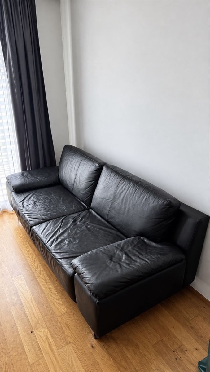 Sofas: Ledersofa schwarz – D'occasion à Büron par B1893