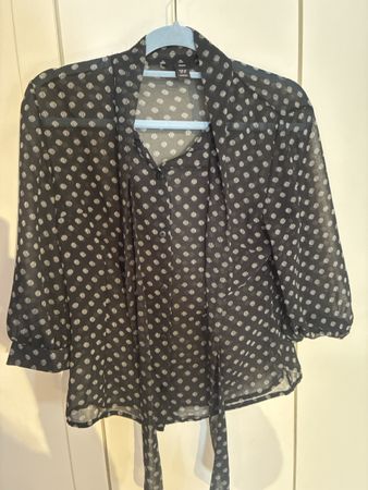 Damen Bluse schwarz weiss gepunktet Grösse 38 guter Zustand