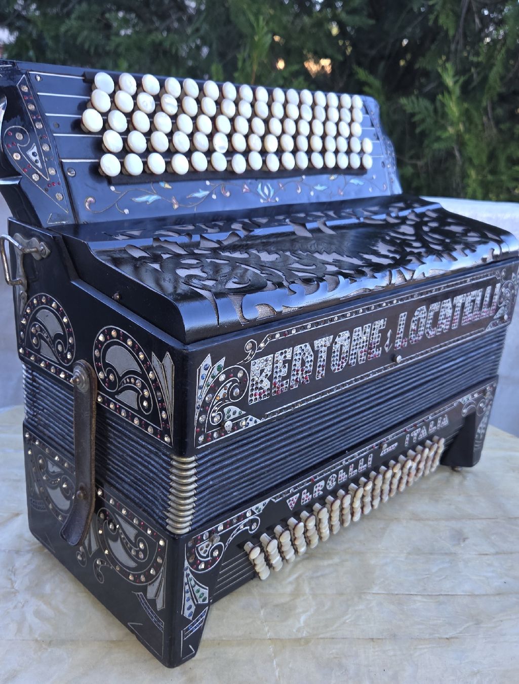 Strumenti musicali: Accordéon Bertoni Locatelli  – Difettoso da Penthalaz venduto da EvandroLuz 2