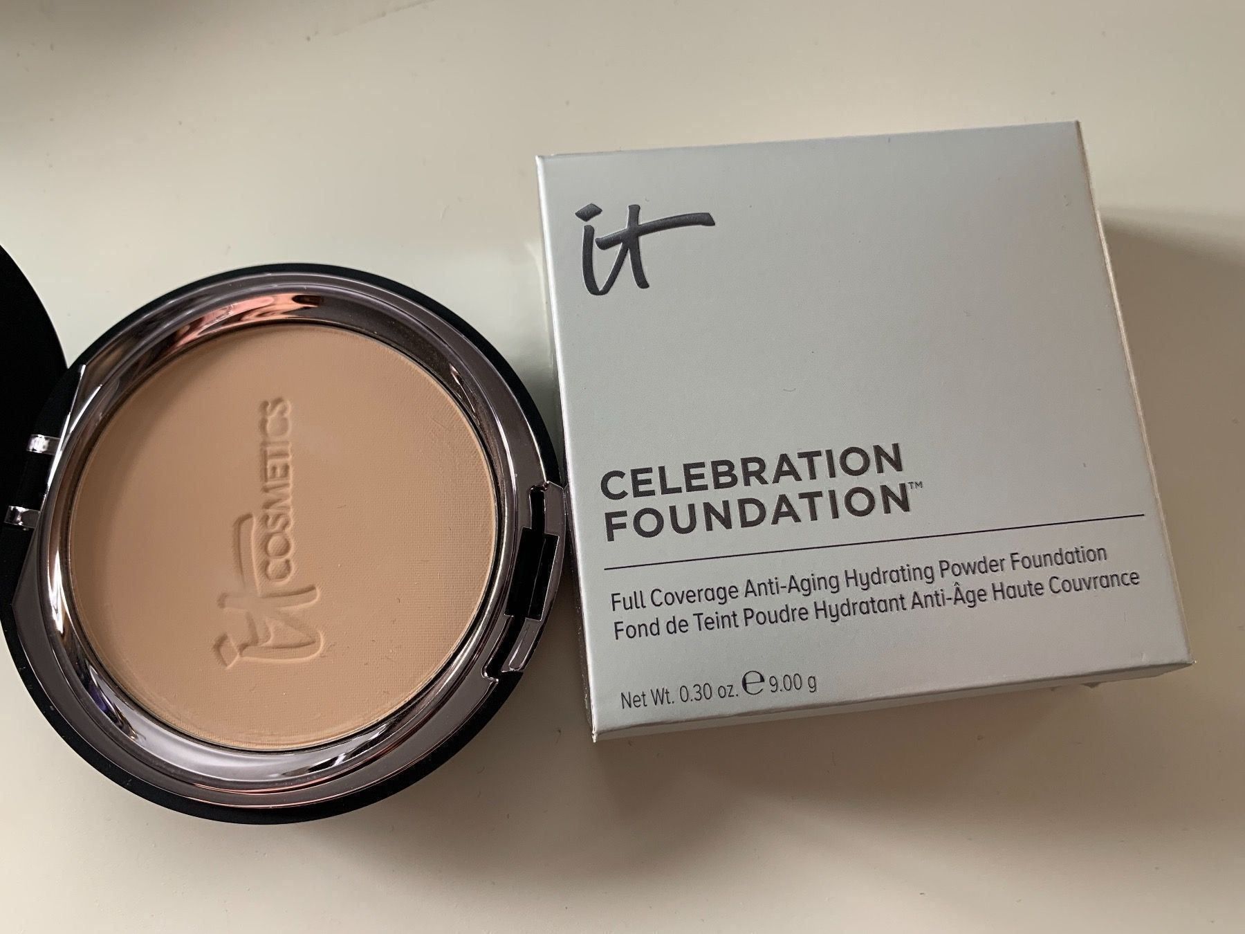 Sephora Make-up: IT COSMETICS CelebrationFoundation Fair,Neu,Ladenpreis 36$ – Nuovo e nell'imballaggio originale da Zürich venduto da deruja