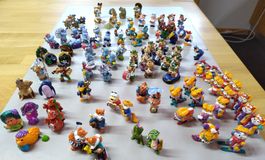 Grosse Ü-Ei Figuren Sammlung, 96 Stück, 90er Jahre, Konvolut