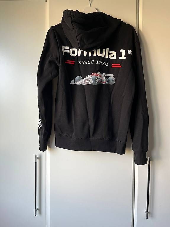 Pullover & Sweatshirts: Schwarzer Formel 1 Pullover F1 Racing Regular Fit – Gebraucht aus Romanshorn von lap_zx8f 1